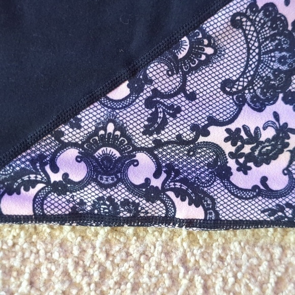 Fabletics Athletic Workout Black Lace & Mesh Cropped Pants Size Medium - Picture 4 of 9